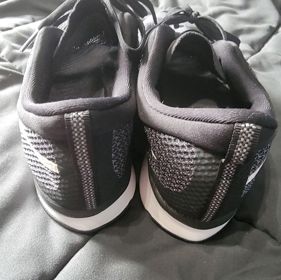 Nike shoes - Picture 3 of 6